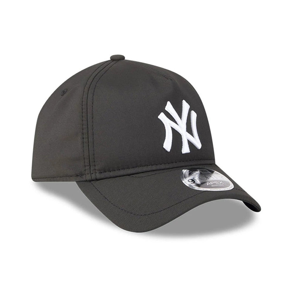Pictured is this MLB Quickstrike Core New York Yankees 9FORTY Apex cap in black. 3