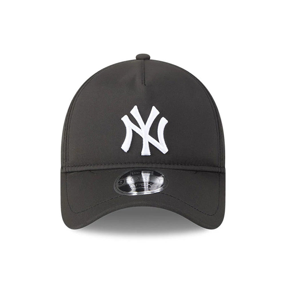 Pictured is this MLB Quickstrike Core New York Yankees 9FORTY Apex cap in black. 2