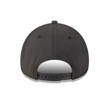 Pictured is this MLB Quickstrike New York Yankees 9FORTY Apex cap in black. 4