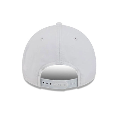 Pictured is this MLB Quickstrike Chicago White Sox 9FORTY Apex cap in white. 5