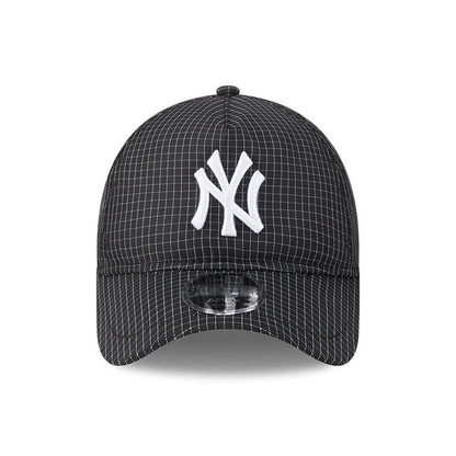 Pictured is this MLB Quickstrike New York Yankees 9FORTY Apex cap in black. 2