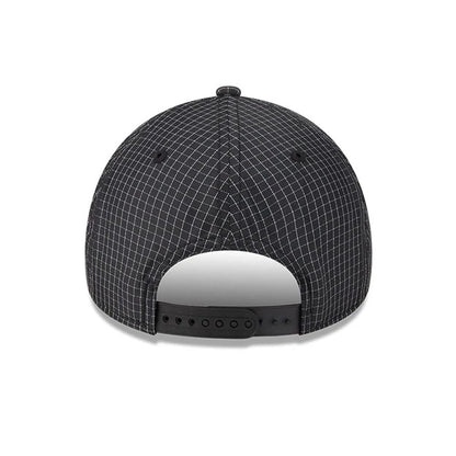 Pictured is this MLB Quickstrike New York Yankees 9FORTY Apex cap in black. 4