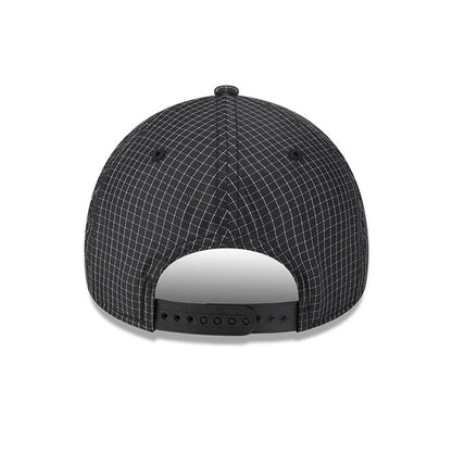 Pictured is this MLB Quickstrike Chicago White Sox 9FORTY Apex cap in black. 4