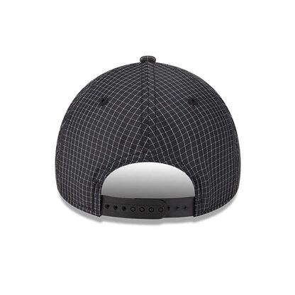 Pictured is this MLB Quickstrike Chicago White Sox 9FORTY Apex cap in black. 4