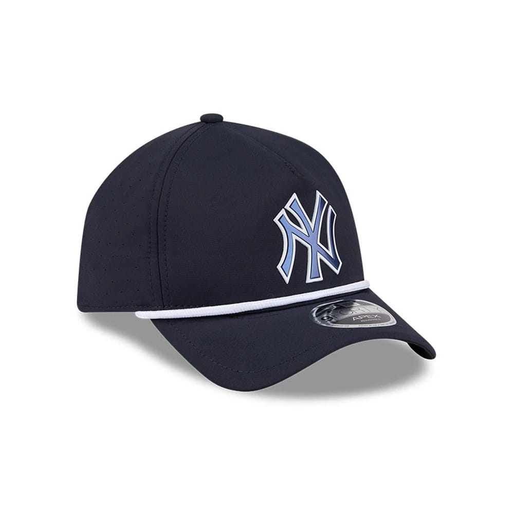 Pictured is this MLB Quickstrike New York Yankees 9FORTY Apex cap in navy. 3