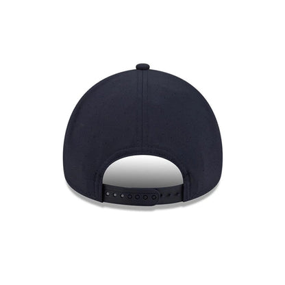 Pictured is this MLB Quickstrike New York Yankees 9FORTY Apex cap in navy. 4