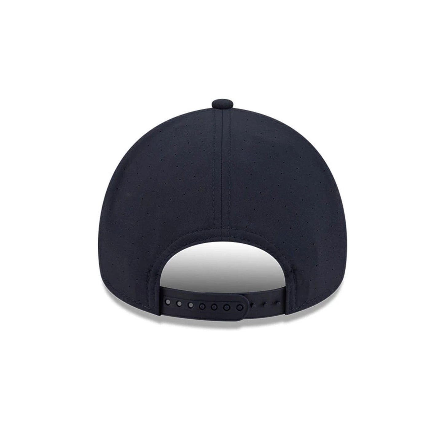 Pictured is this MLB Quickstrike New York Yankees 9FORTY Apex cap in navy. 4