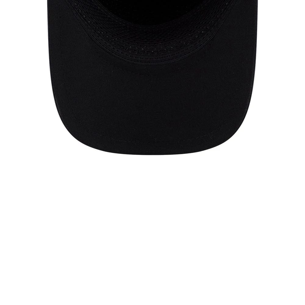 Pictured is this MLB Quickstrike New York Yankees 9FORTY Apex cap in navy. 7