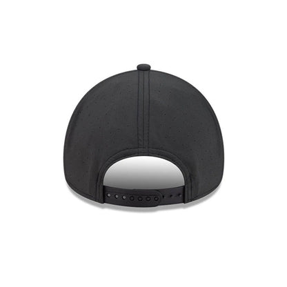 Pictured is this MLB Quickstrike Chicago White Sox 9FORTY Apex cap in black. 4