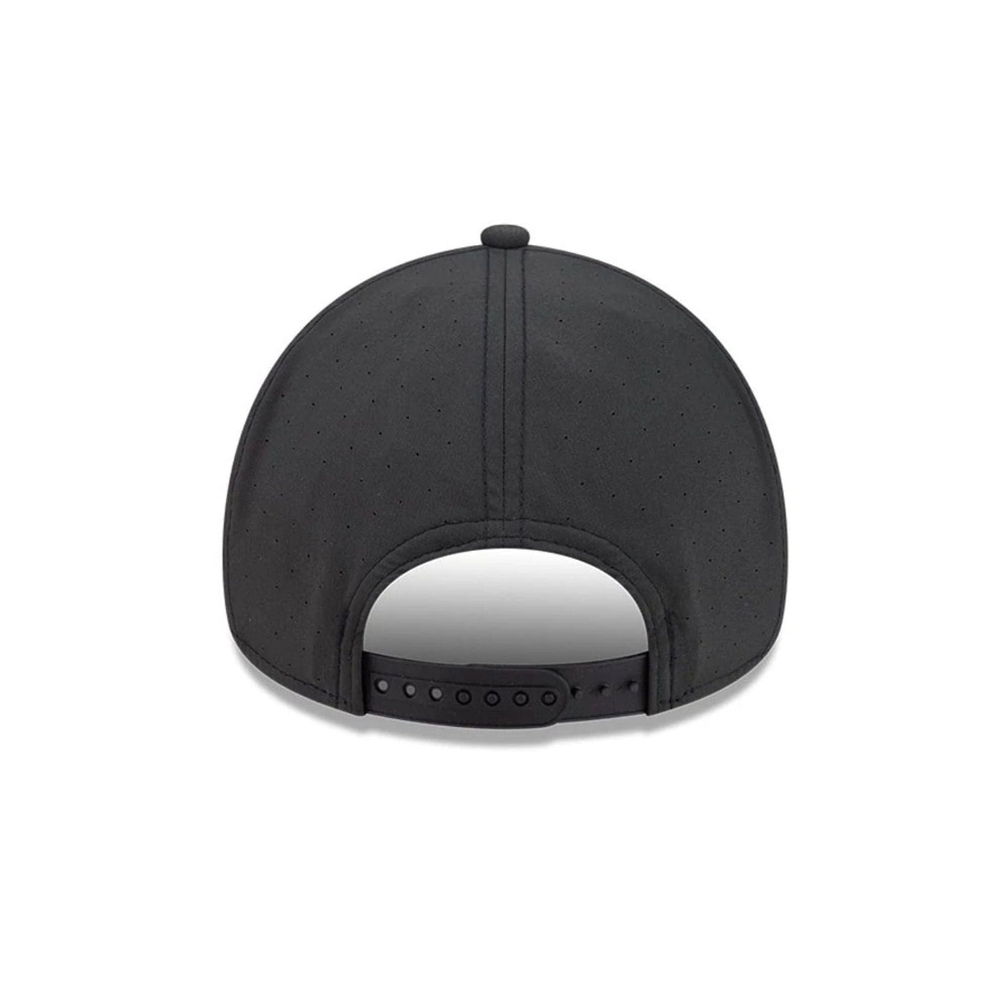 Pictured is this MLB Quickstrike Chicago White Sox 9FORTY Apex cap in black. 4