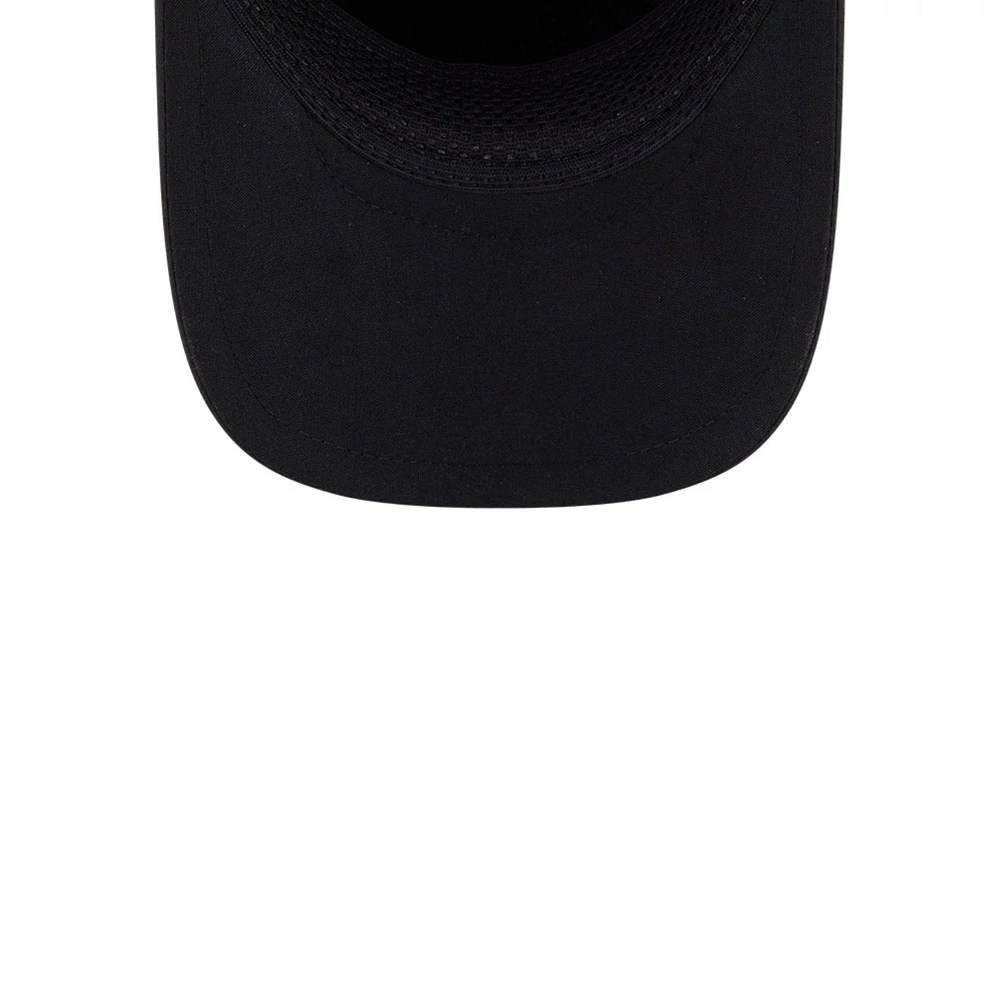 Pictured is this MLB Quickstrike Chicago White Sox 9FORTY Apex cap in black. 7