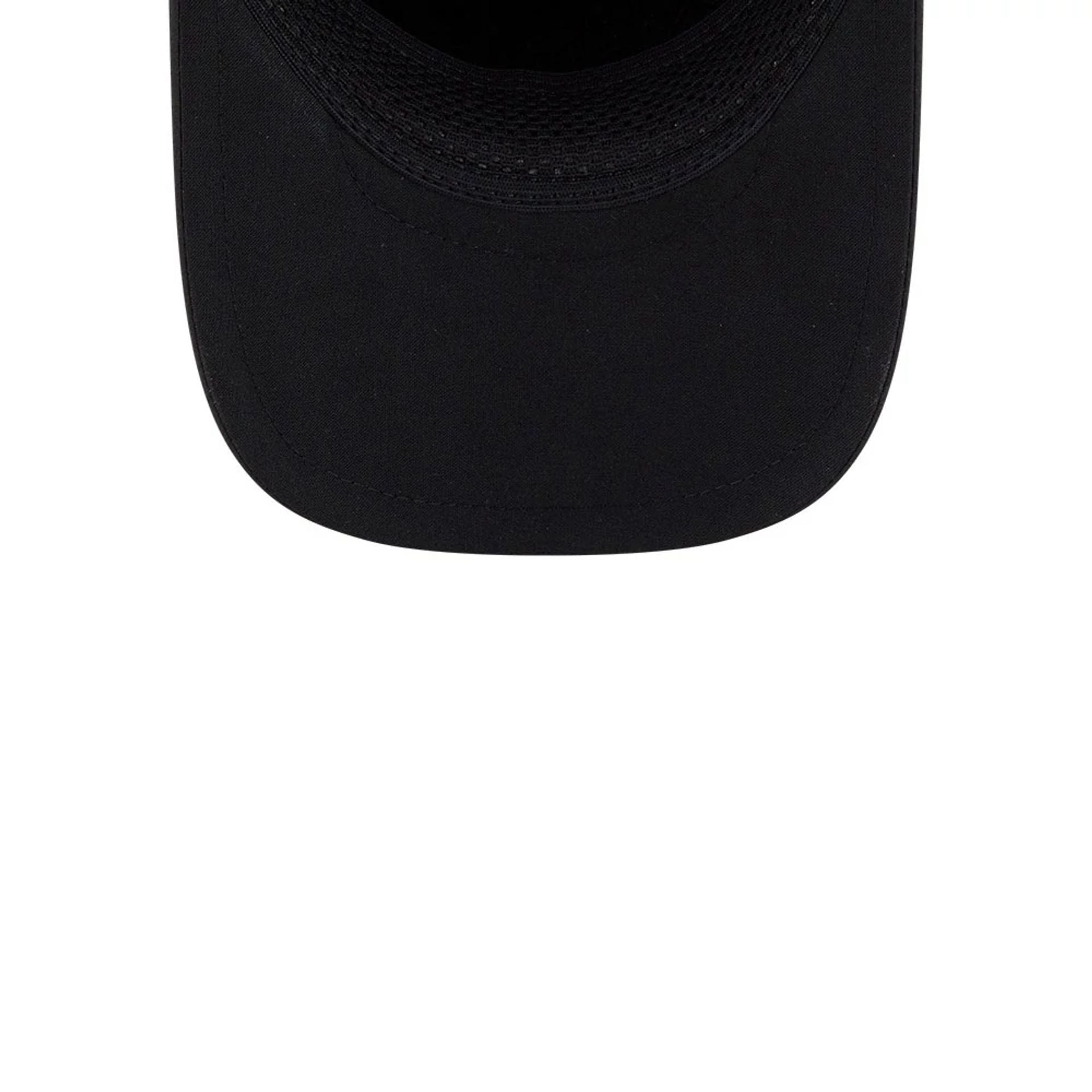 Pictured is this MLB Quickstrike Chicago White Sox 9FORTY Apex cap in black. 7