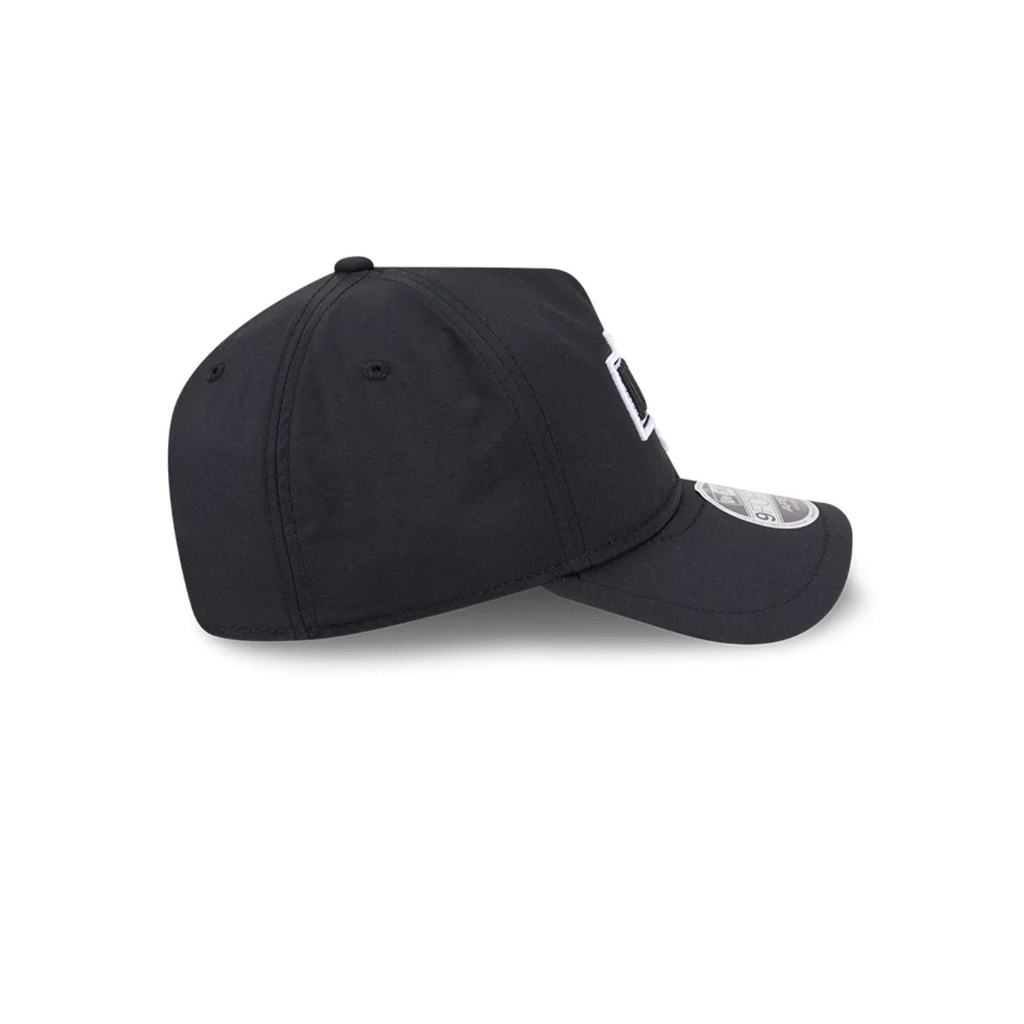 Pictured is this NHL Quickstrike LA Kings 9FORTY Apex cap in black. 5