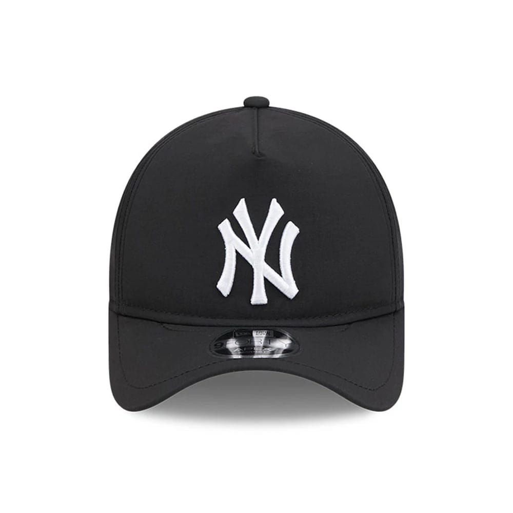 Pictured is this MLB Quickstrike New York Yankees 9FORTY Apex cap in black. 2