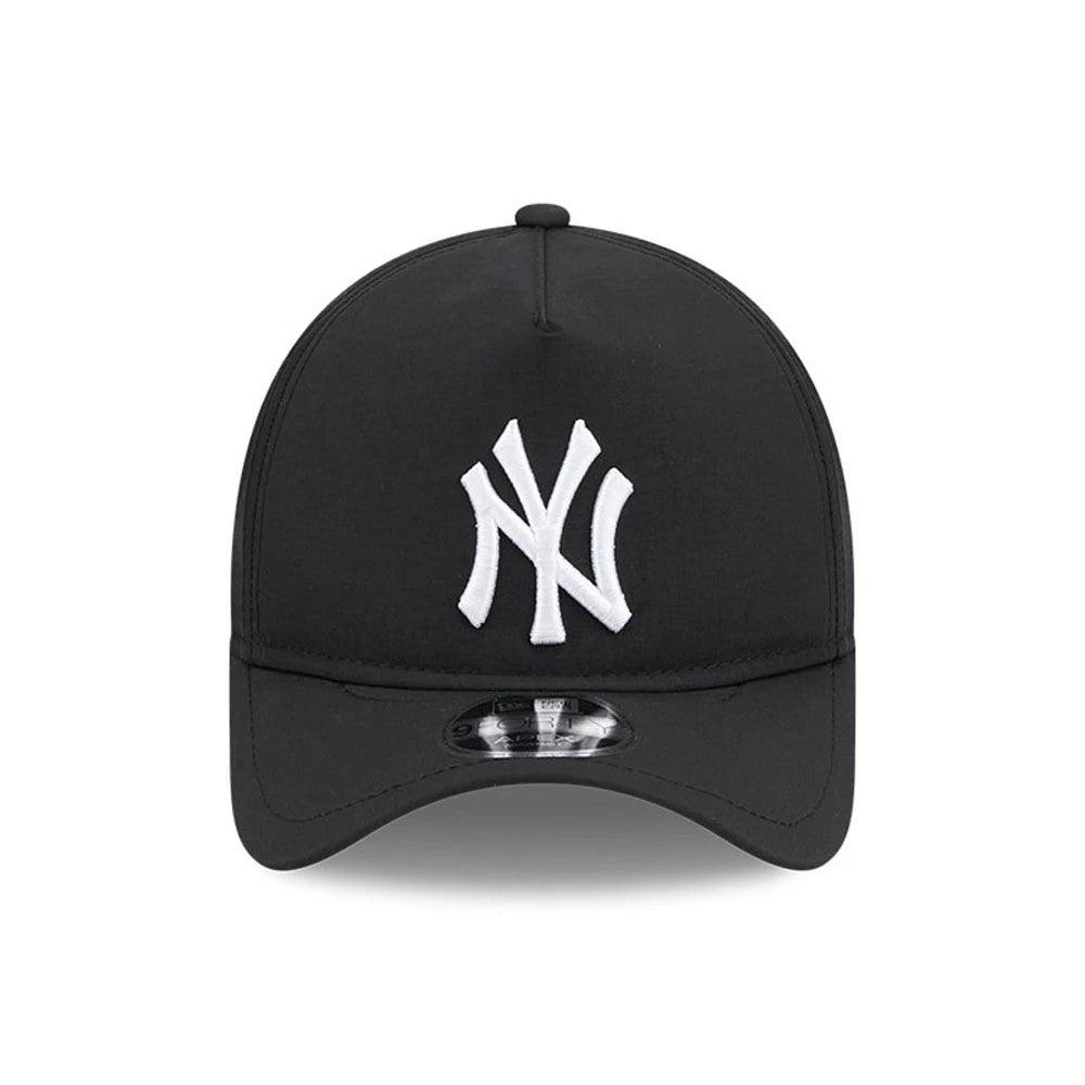 Pictured is this MLB Quickstrike New York Yankees 9FORTY Apex cap in black. 2