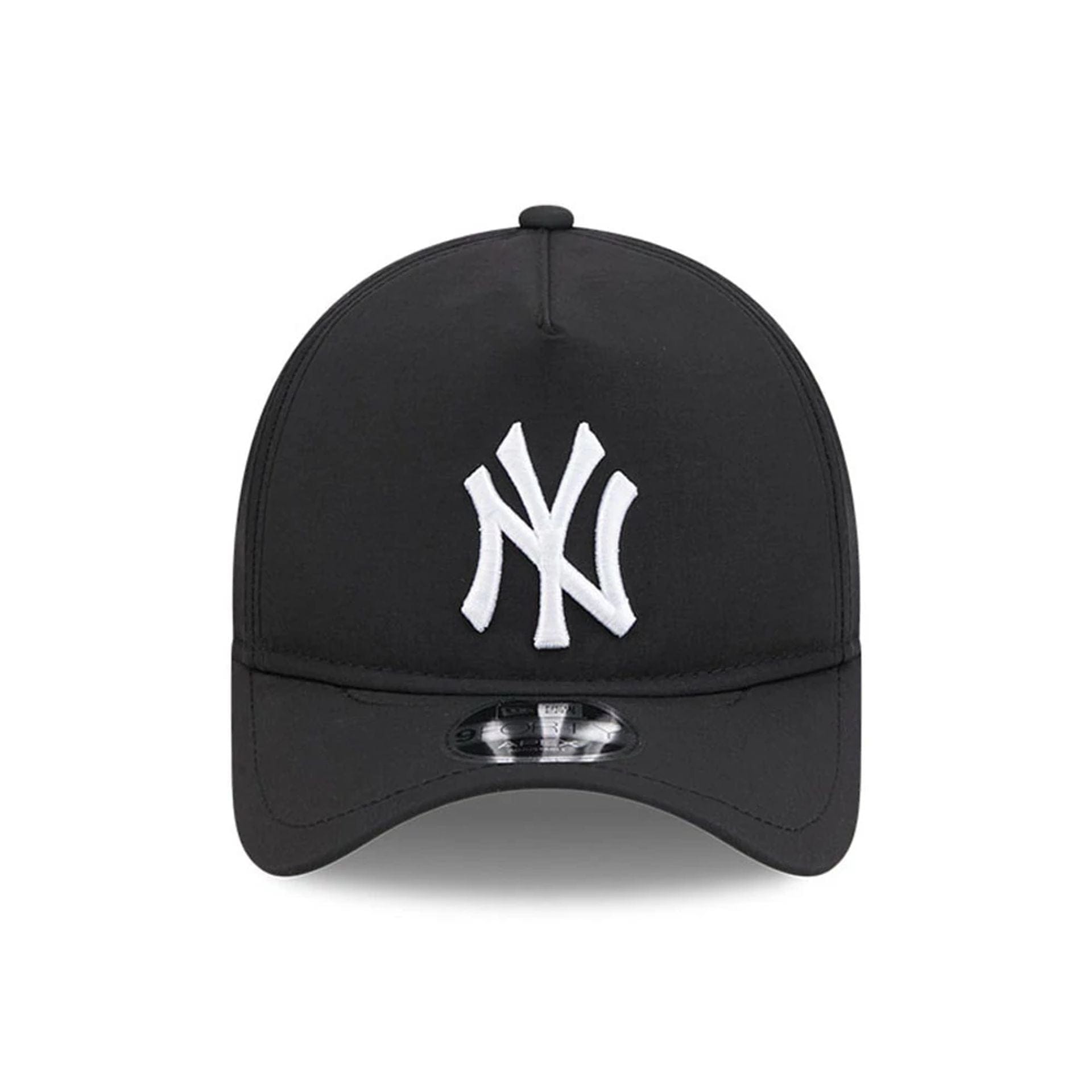 Pictured is this MLB Quickstrike New York Yankees 9FORTY Apex cap in black. 2