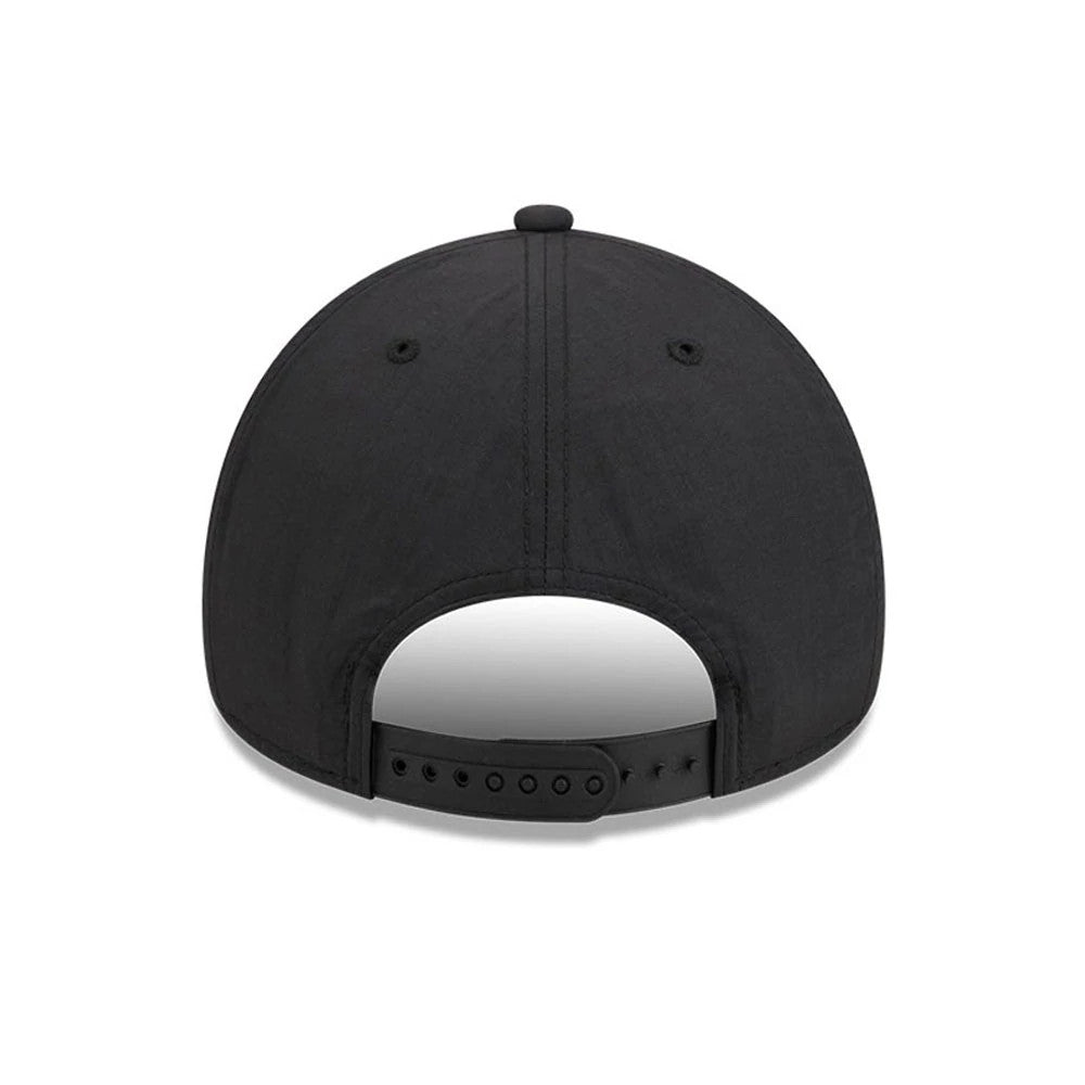 Pictured is this MLB Quickstrike New York Yankees 9FORTY Apex cap in black. 4