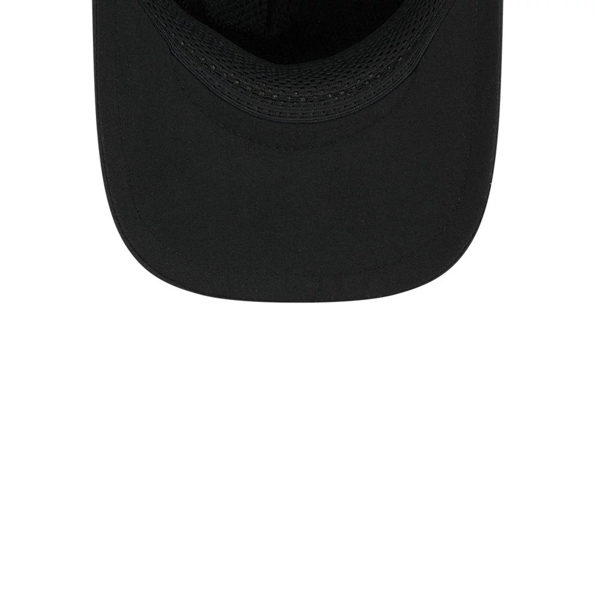 Pictured is this MLB Quickstrike New York Yankees 9FORTY Apex cap in black. 7