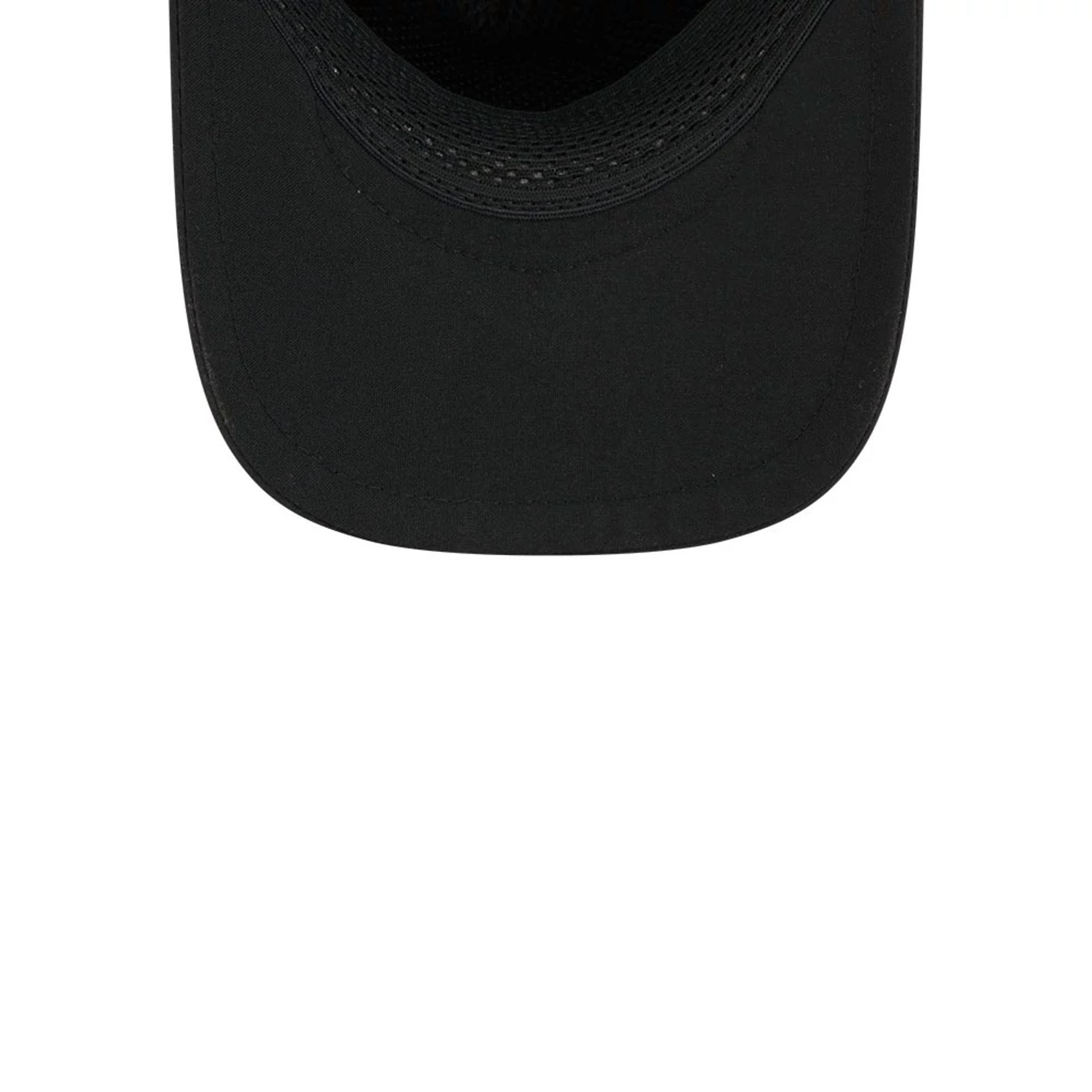 Pictured is this MLB Quickstrike Chicago White Sox 9FORTY Apex cap in black. 7