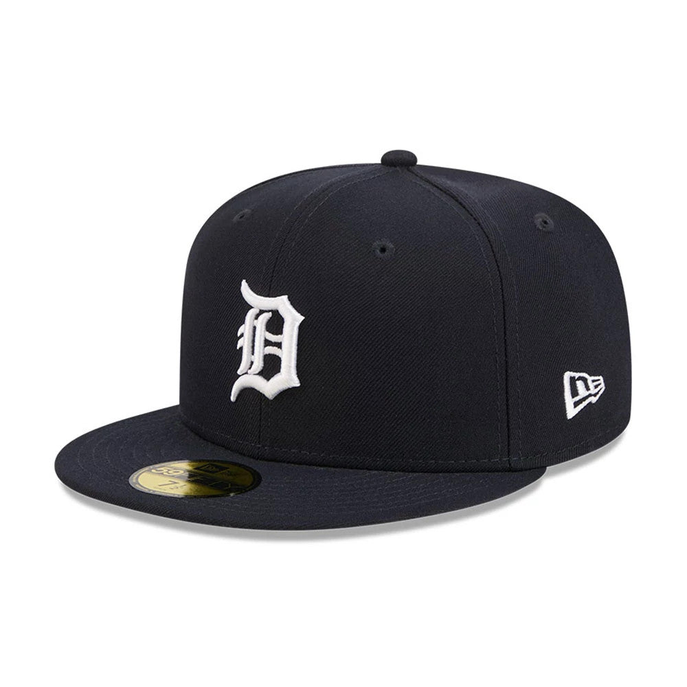 Pictured is this MLB City Connect Detroit Tigers 59FIFTY Fitted cap in black. 4