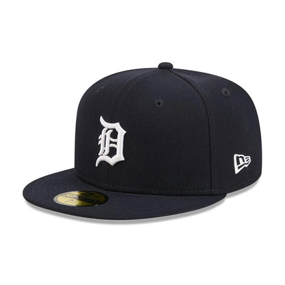 Detroit Tigers MLB City Connect Black New Era 59FIFTY Fitted Cap, three-quarter view showing the white raised embroidered Old English D logo on the front panel, paired with a black flat visor and gold 59FIFTY size sticker.