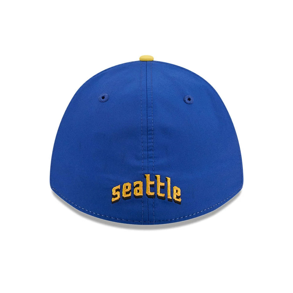 Pictured is this MLB City Connect Seattle Mariners 39THIRTY M-Crown A-Frame Stretch Fit cap in Black. 5