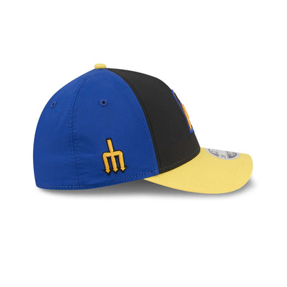 Pictured is this MLB City Connect Seattle Mariners 39THIRTY M-Crown A-Frame Stretch Fit cap in Black. 6