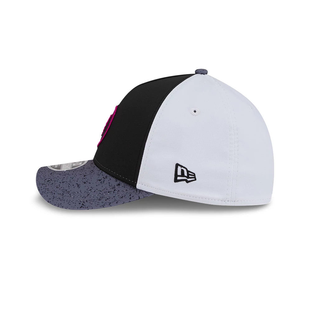 Pictured is this MLB City Connect New York Mets 39THIRTY M-Crown A-Frame Stretch Fit cap in Black. 6