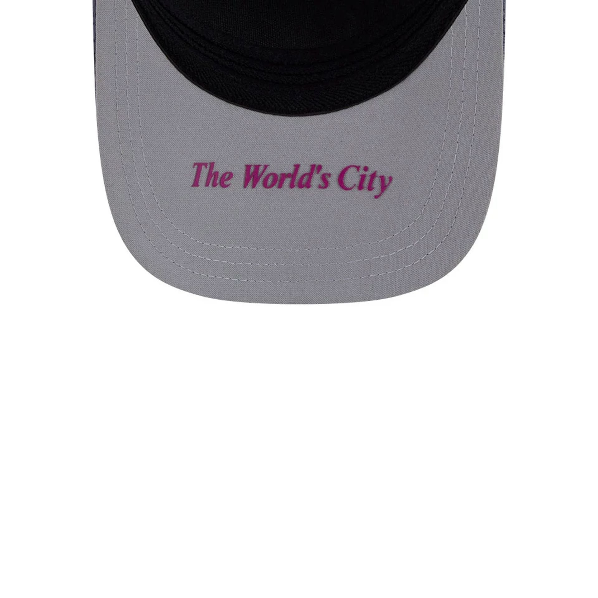 Pictured is this MLB City Connect New York Mets 39THIRTY M-Crown A-Frame Stretch Fit cap in Black. 2