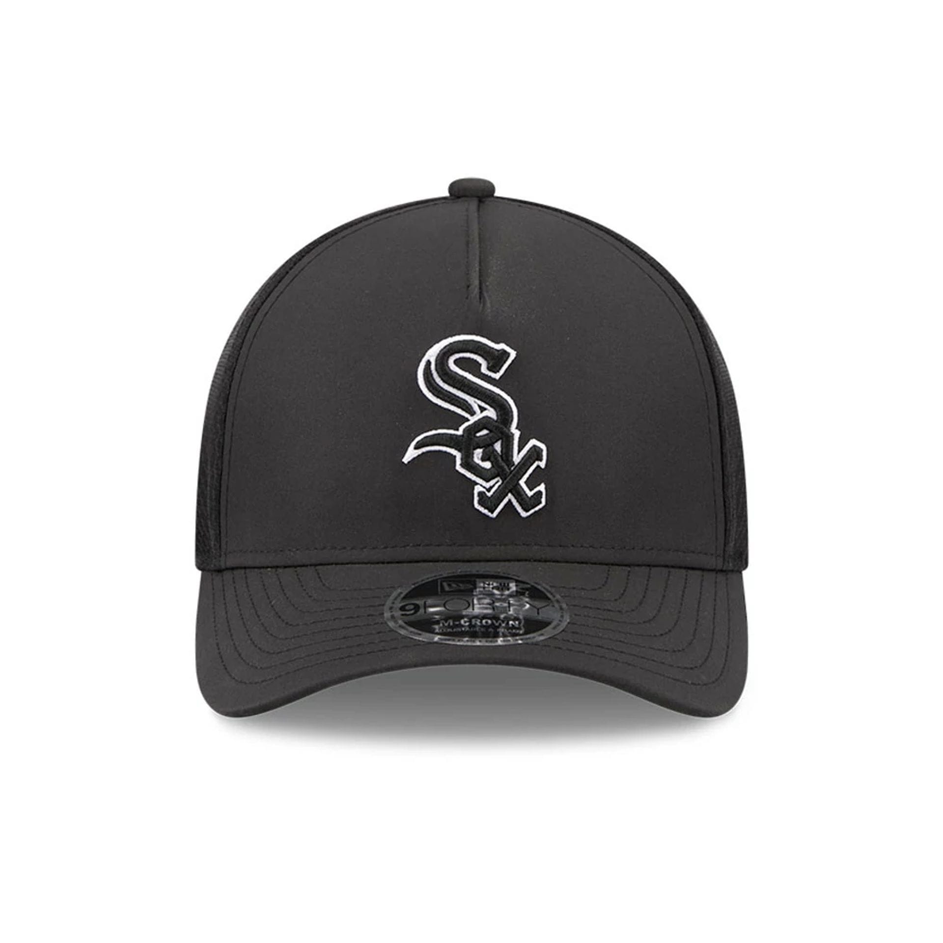 Pictured is this MLB Batting Practice 2026 Chicago White Sox 9FORTY M-Crown A-Frame Adjustable cap in black. 2