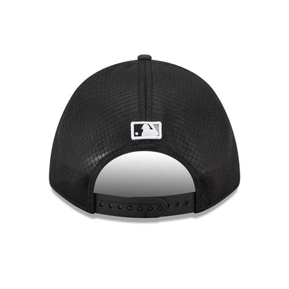 Pictured is this MLB Batting Practice 2026 Chicago White Sox 9FORTY M-Crown A-Frame Adjustable cap in black. 4