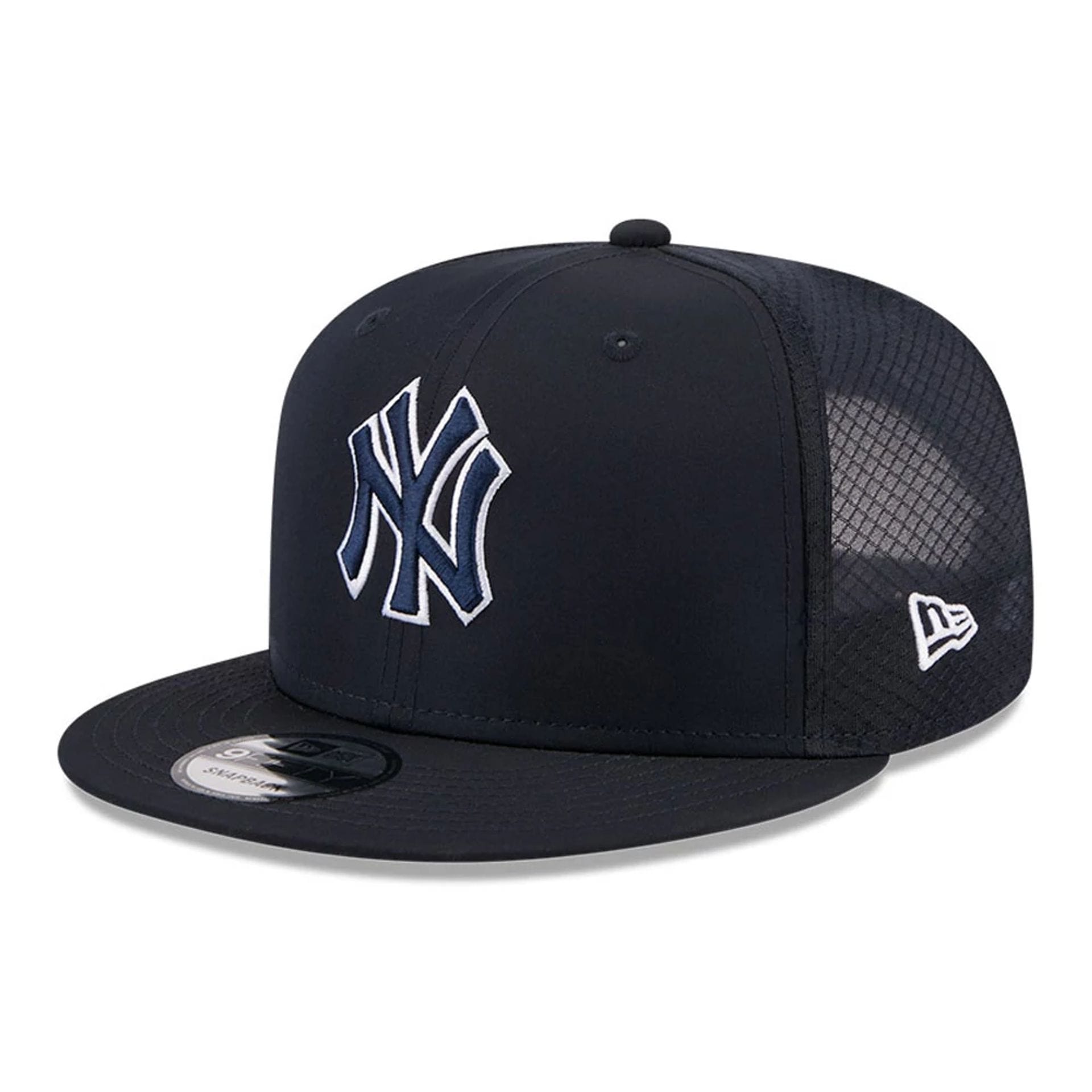 Pictured is this MLB Batting Practice 2026 New York Yankees 9FIFTY Snapback Adjustable cap in navy. 1