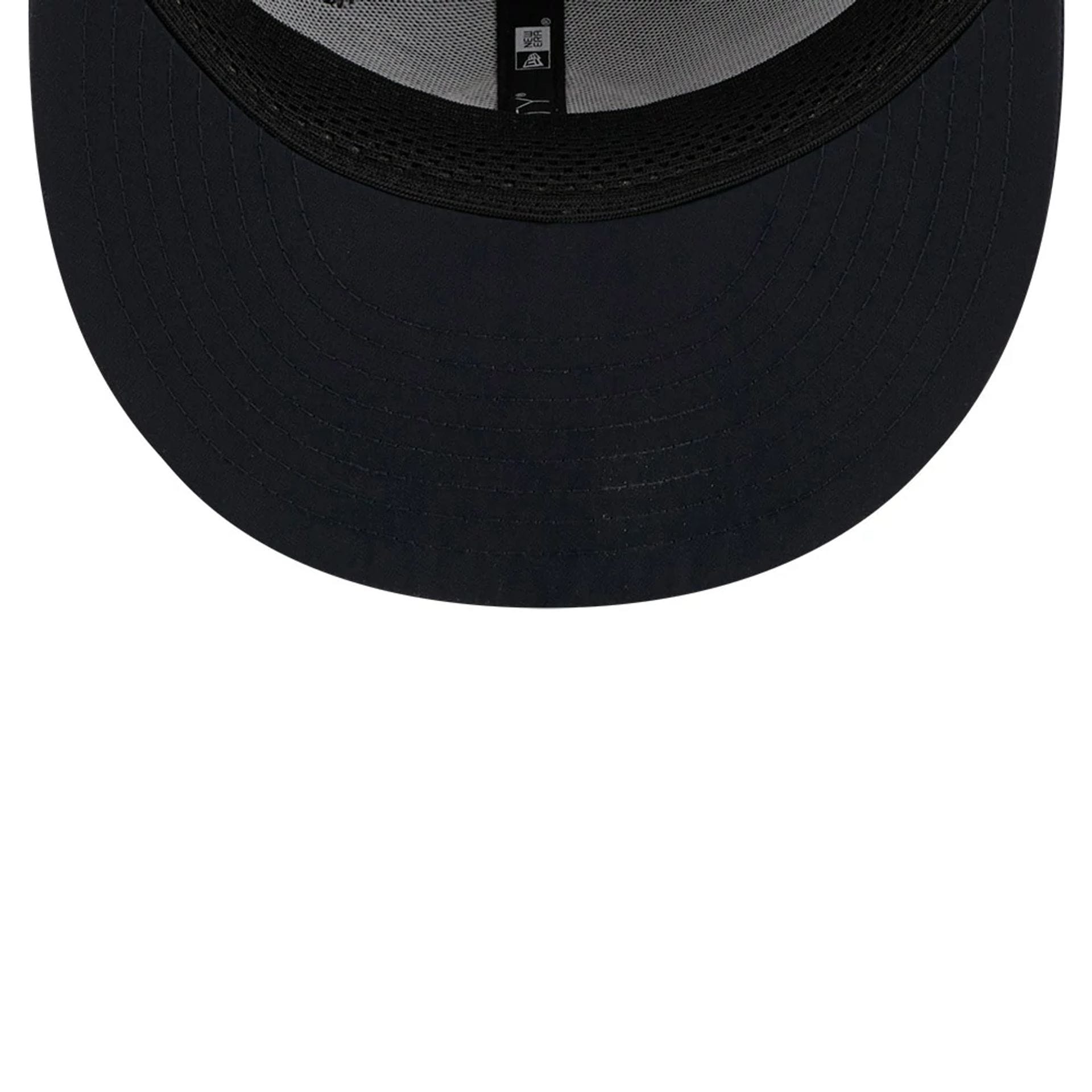 Pictured is this MLB Batting Practice 2026 New York Yankees 9FIFTY Snapback Adjustable cap in navy. 2