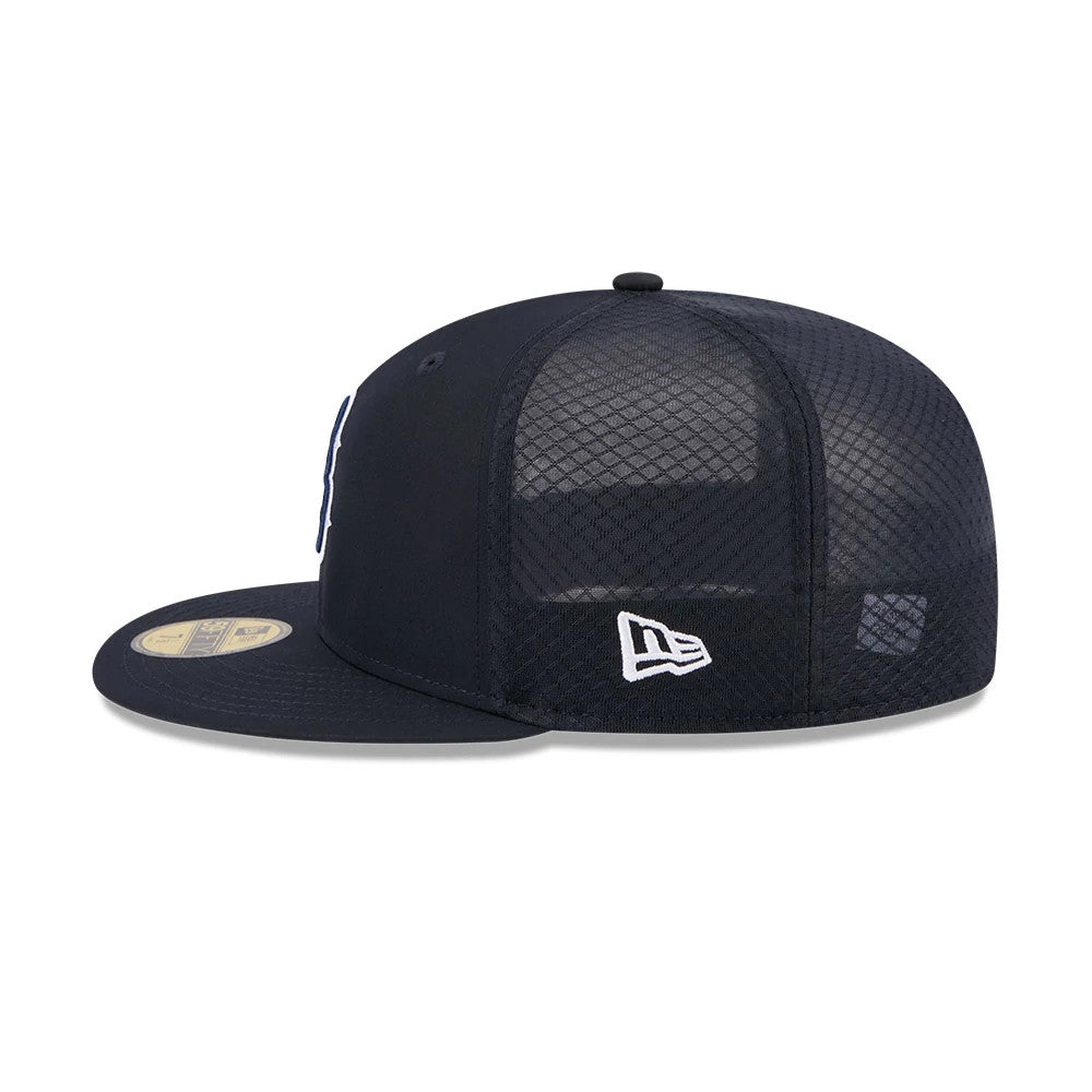Pictured is this MLB Batting Practice 2026 Boston Red Sox 59FIFTY Fitted cap in navy. 5