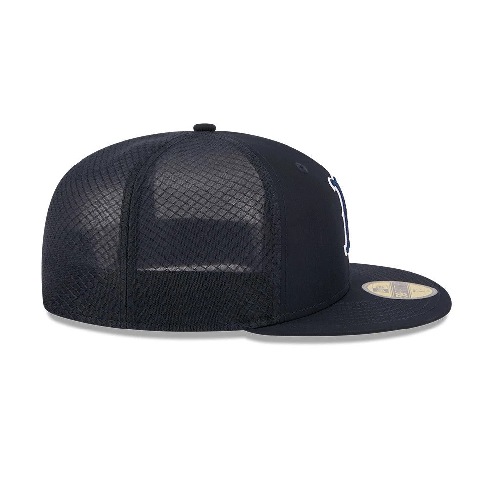 Pictured is this MLB Batting Practice 2026 Boston Red Sox 59FIFTY Fitted cap in navy. 6