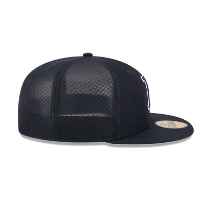 Pictured is this MLB Batting Practice 2026 Boston Red Sox 59FIFTY Fitted cap in navy. 6