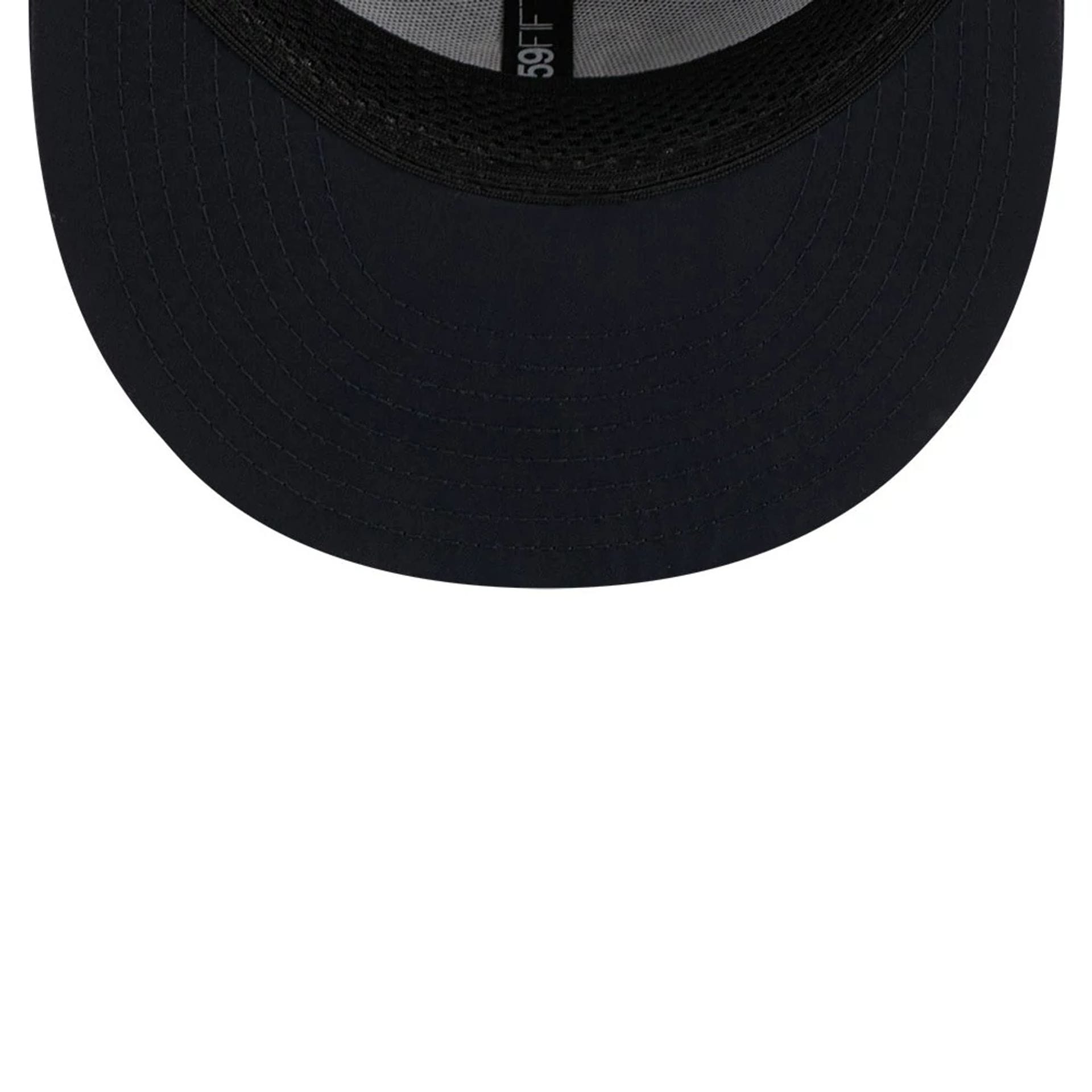 Pictured is this MLB Batting Practice 2026 Boston Red Sox 59FIFTY Fitted cap in navy. 7
