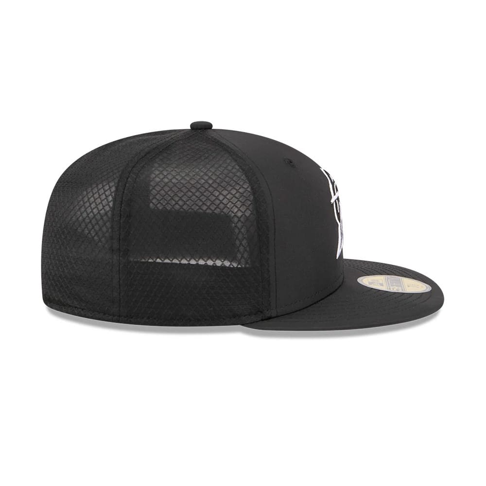Pictured is this MLB Batting Practice 2026 Miami Marlins 59FIFTY Fitted cap in black. 5