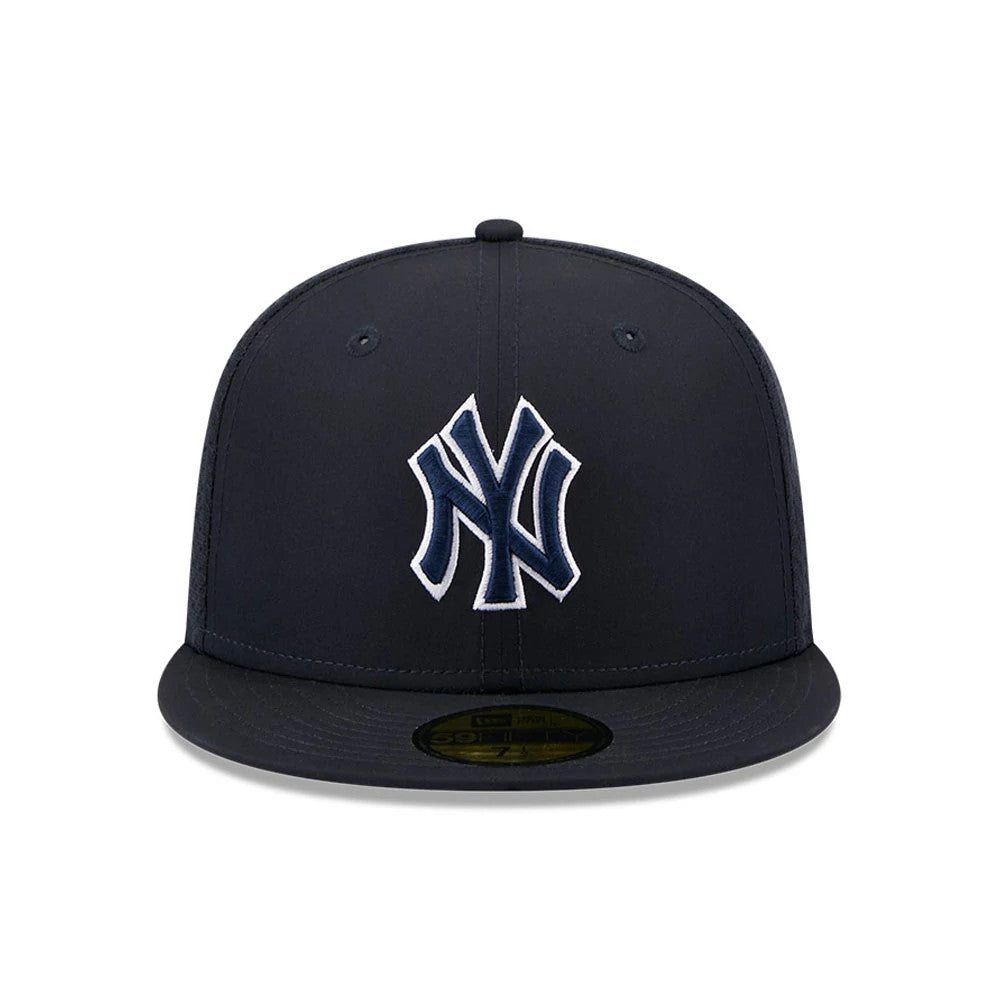 Pictured is this MLB Batting Practice 2026 New York Yankees 59FIFTY Fitted cap in navy. 2