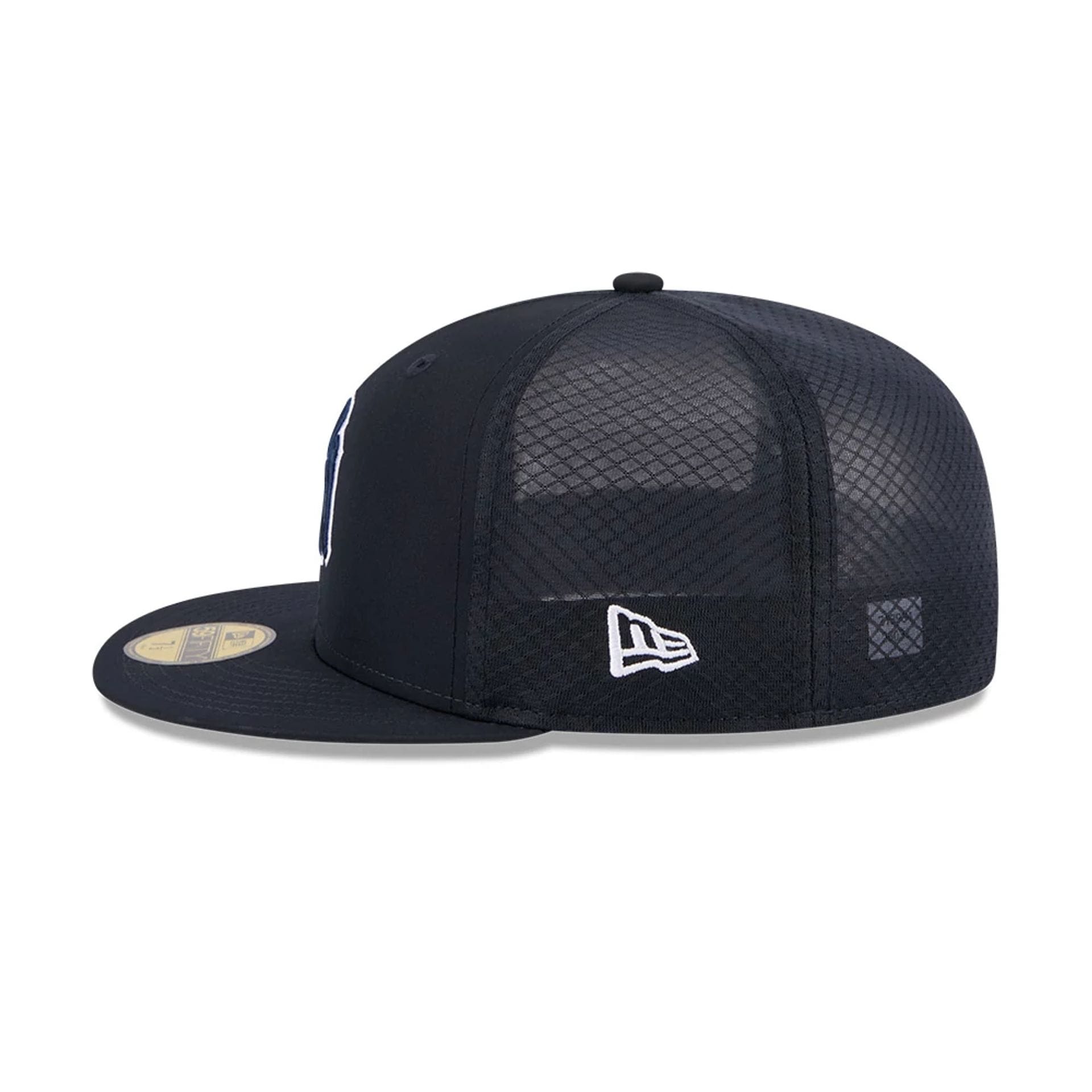 Pictured is this MLB Batting Practice 2026 New York Yankees 59FIFTY Fitted cap in navy. 5