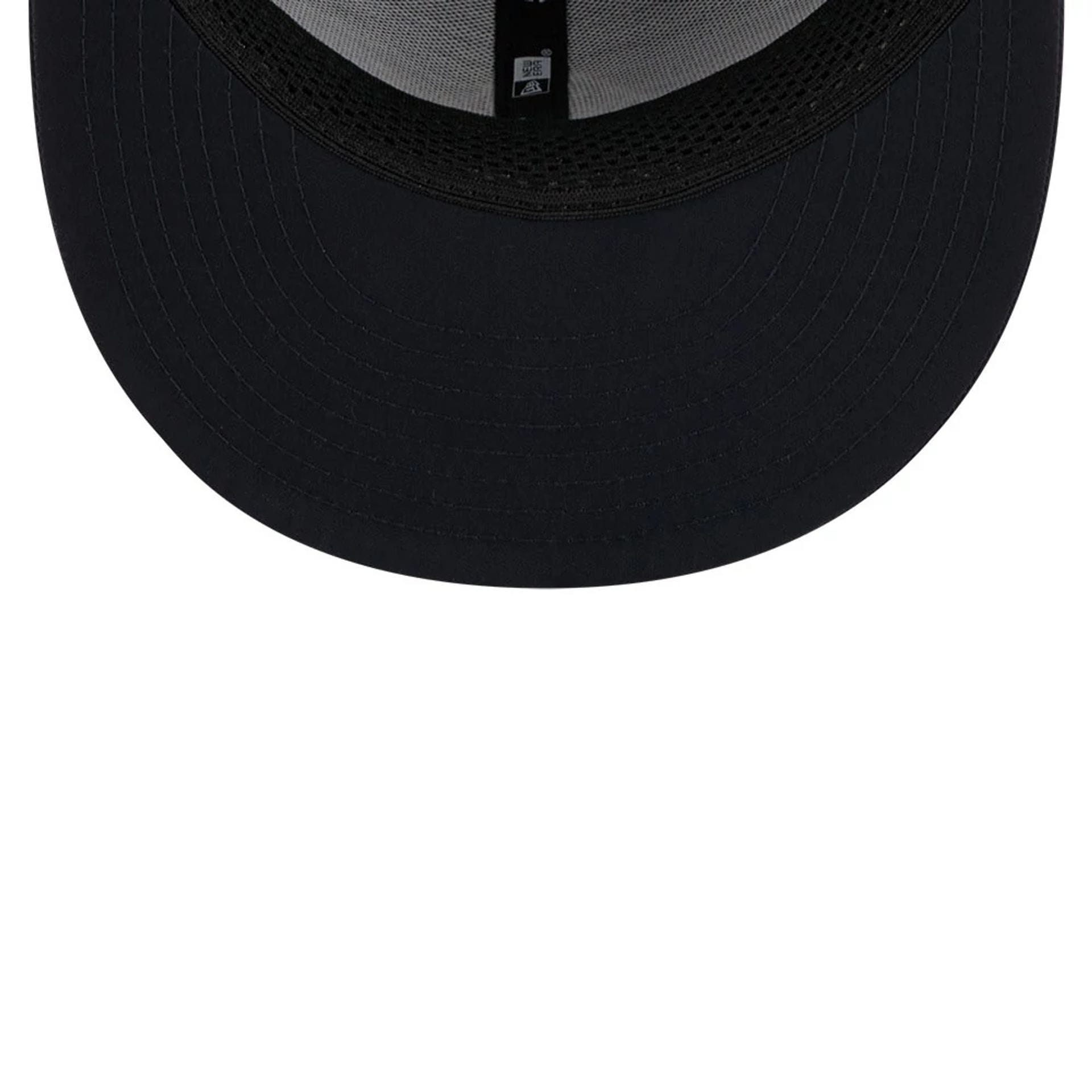 Pictured is this MLB Batting Practice 2026 New York Yankees 59FIFTY Fitted cap in navy. 7