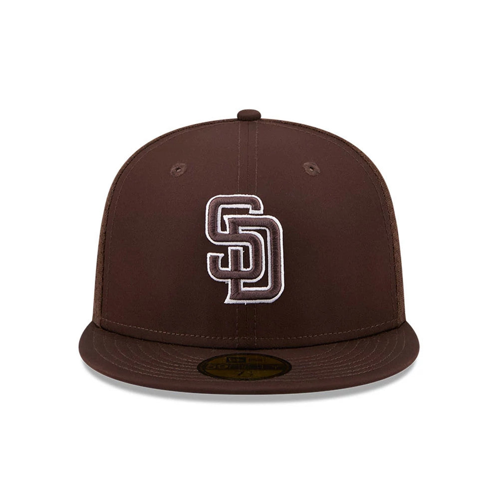 Pictured is this MLB Batting Practice 2026 San Diego Padres 59FIFTY Fitted cap in dark brown. 2