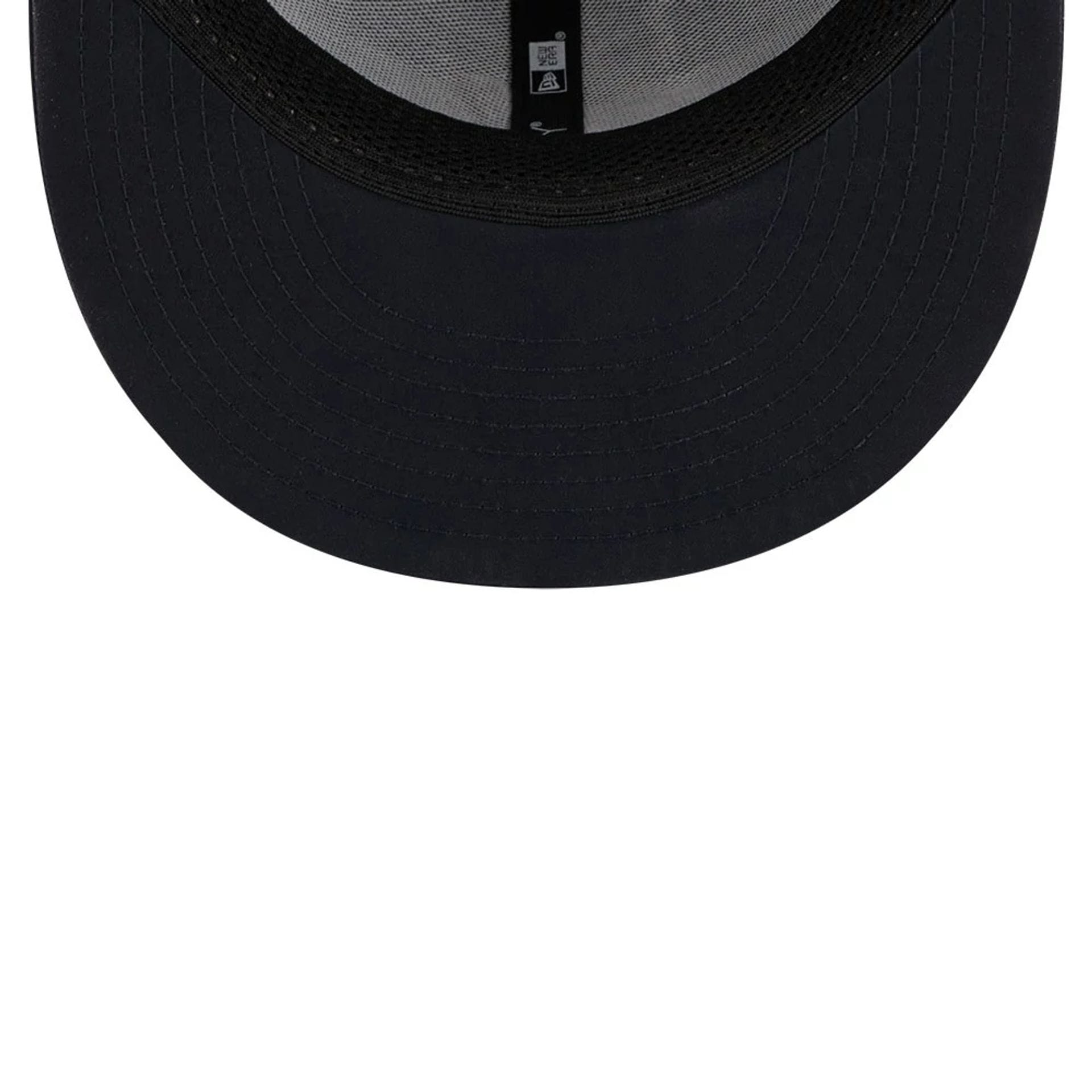 Pictured is this MLB Batting Practice 2026 Atlanta Braves 59FIFTY Fitted cap in navy. 7