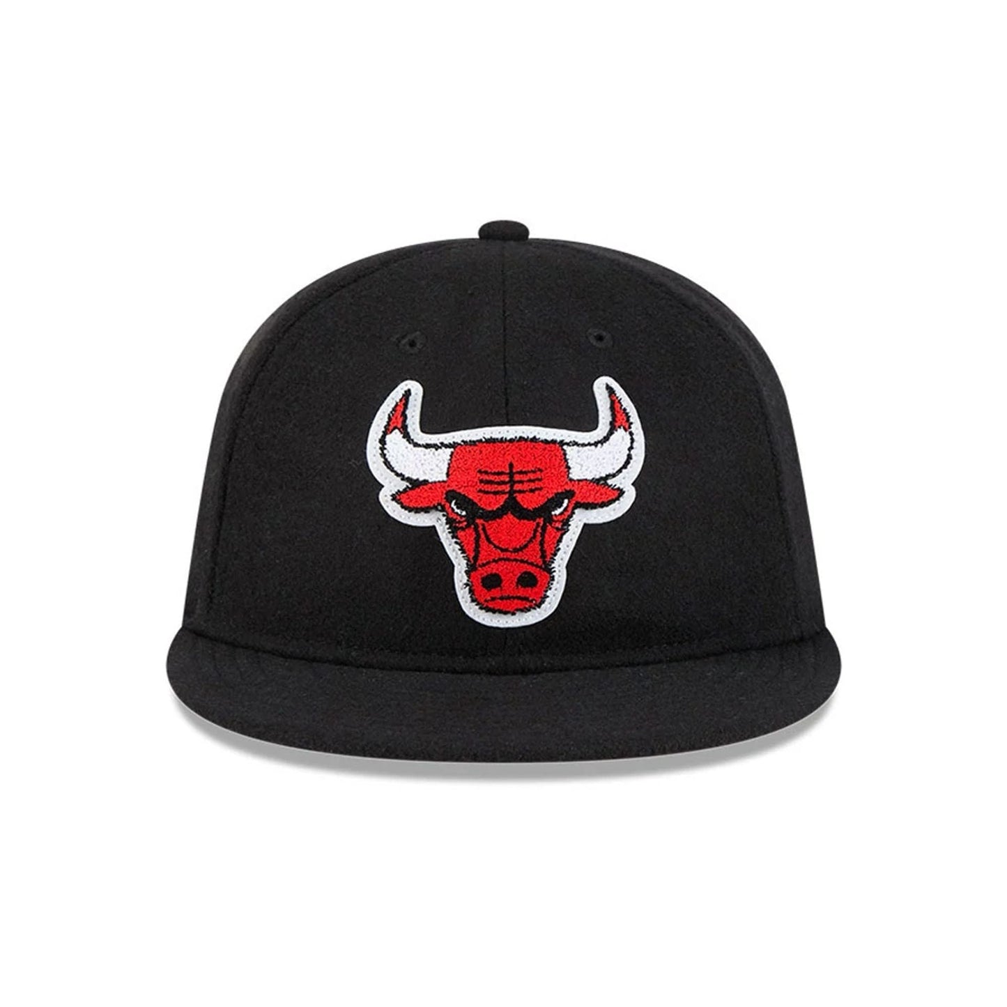 Pictured is this NBA Chenille Woven Chicago Bulls Retro Crown 9FIFTY cap in black. 4