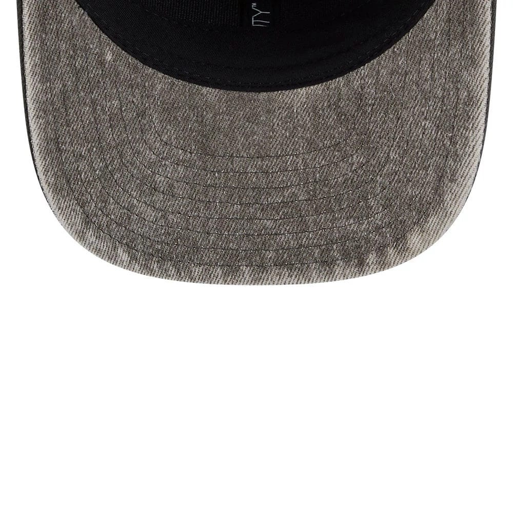 Pictured is this NFL Washed Denim Kansas City Chiefs 9SEVENTY Stretch Snap cap in dark grey. 7