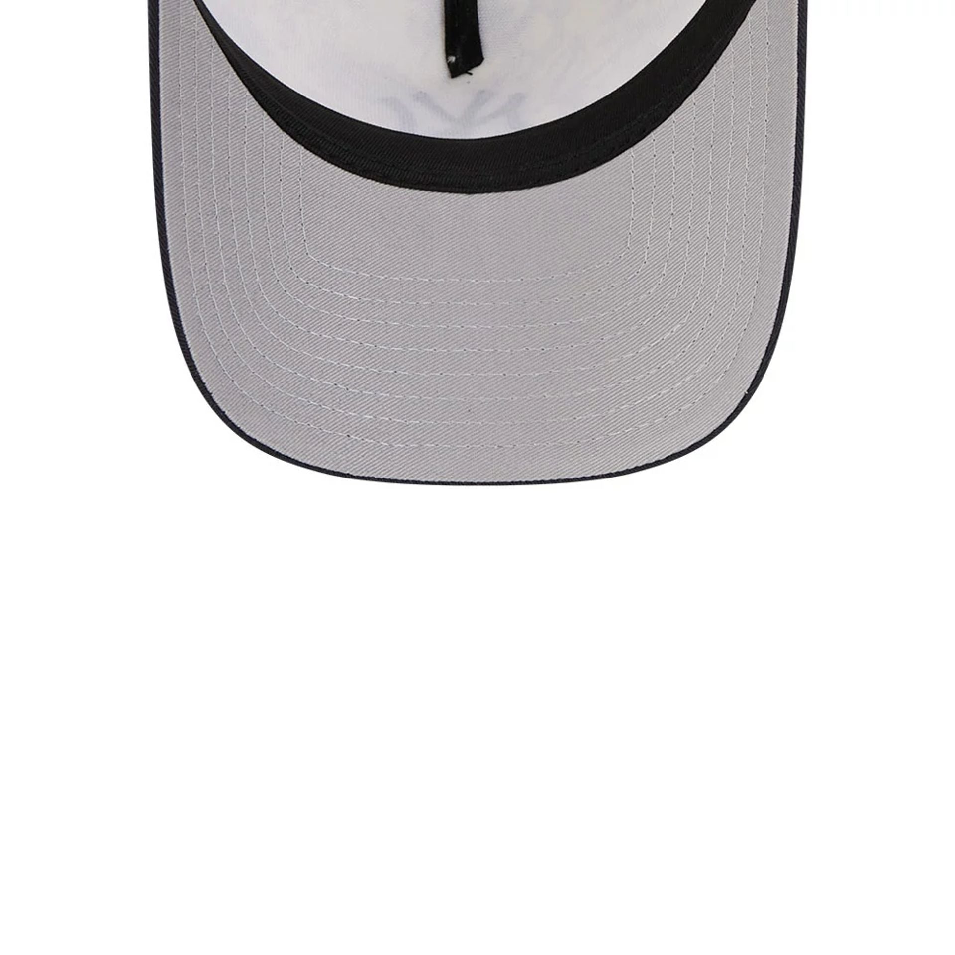 Pictured is this MLB Spring Floral New York Yankees 9FORTY A-Frame cap in navy. 2