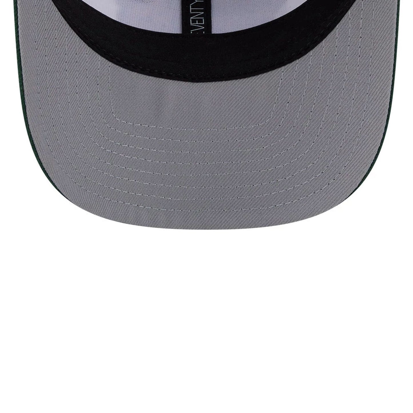 Pictured is this NFL Duck Cloth Green Bay Packers 9SEVENTY Stretch Snap cap in white. 2