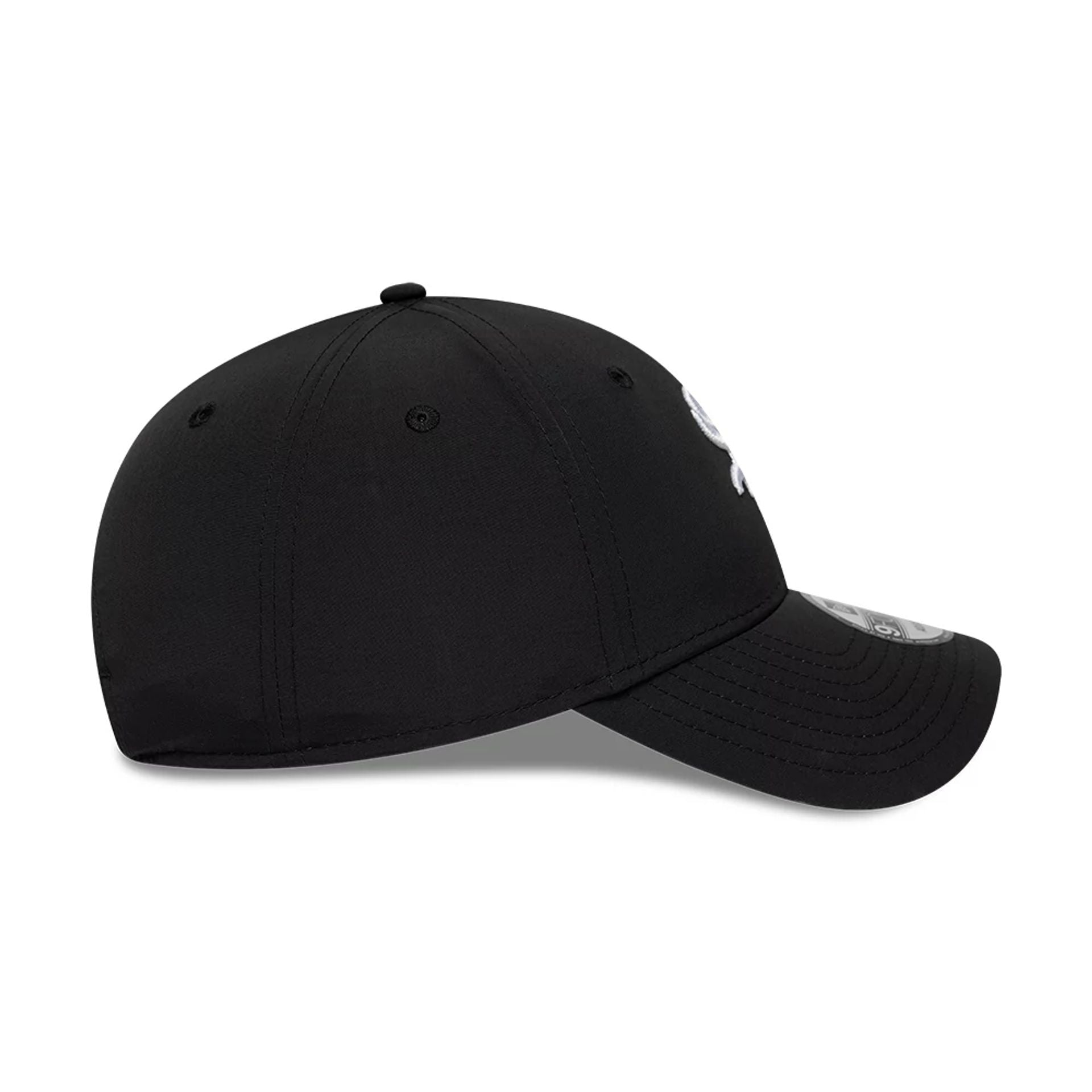Pictured is this MLB Recycled Chicago White Sox 9FORTY cap in black. 6