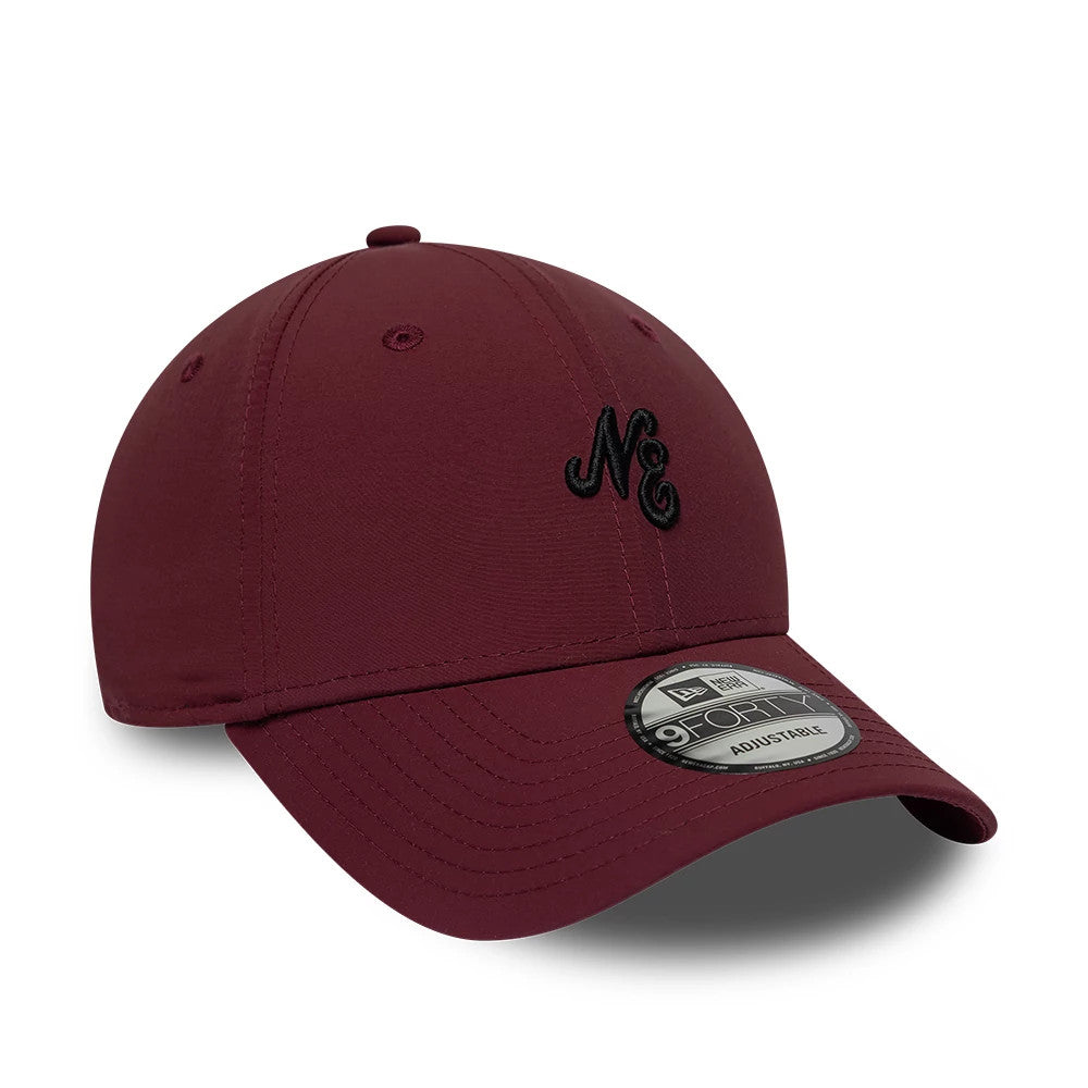 Pictured is this New Era Mini Logo Recycled 9FORTY cap in dark red. 3