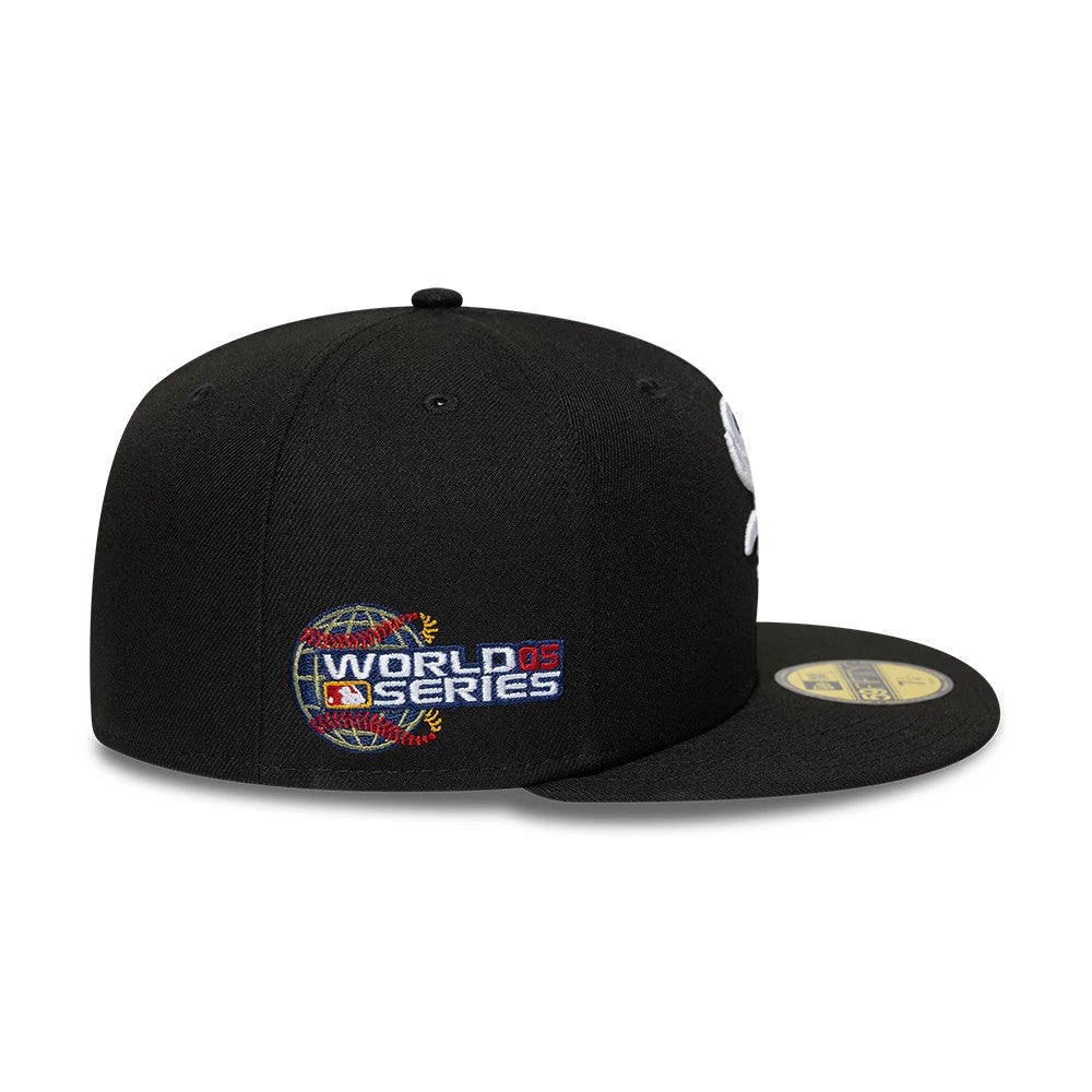 Pictured is this MLB Sidepatch Chicago White Sox 59FIFTY Fitted cap in black. 5
